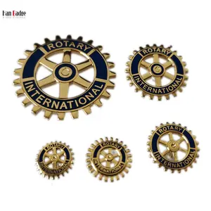 Die Struck Kuningan Keras Enamel 24K Emas Kustom Rotary Internasional Club Pin dengan Cut Out