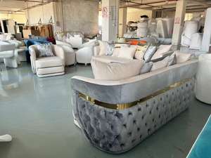 आधुनिक सोफे लिविंग रूम सोफा डिजाइनर मॉडल विला मखमली कपड़े लिविंग रूम फर्नीचर सोफे के साथ स्टेनलेस स्टील बेल्ट सोफा सेट - Product Image 3