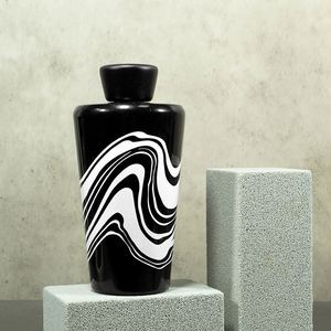 Black Cylinder Ceramic Reed Diffuser Set with White Marble Pattern and Rattan Sticks - Product Image 6