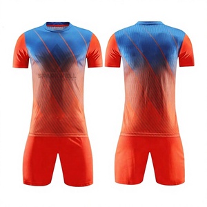 Conjunto de Camiseta de Fútbol para Hombre con Degradado Azul y Rojo, Manga Corta, Cuello Redondo, Poliéster que Absorbe la Humedad, Ajuste Atlético, para Todas las Temporadas, Personalizable - Product Image 1