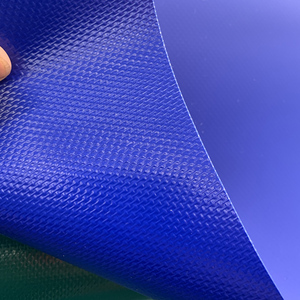 Tissu de bâche en PVC <span class=keywords><strong>anti</strong></span>-UV imperméable à l'eau de 550 g/m² résistant à la déchirure avec style Ripstop pour la fabrication de tentes de sacs de sport pour auvents - Product Image 1