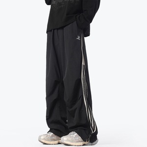 <span class=keywords><strong>Pantaloni</strong></span> Sportivi Larghi con Striscia Laterale Metro Wholesale, Jogger Streetwear, <span class=keywords><strong>Pantaloni</strong></span> da Ginnastica in Nylon Parachute Antivento da Uomo - Product Image 1