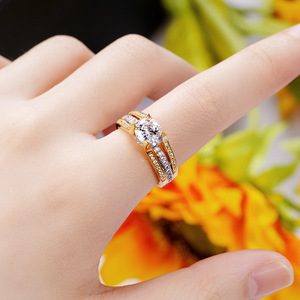 Anello Vintage a Forma di Ponte ad Arco Bicolore Design Classico per Donne - Product Image 2