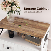 Buffet de cuisine moderne blanc style ferme avec dessus en bois rustique et portes coulissantes, meuble de rangement 4 portes pour salle à manger