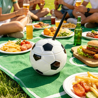Gobelet réutilisable en PP en forme de ballon de football avec couvercle et paille, qualité alimentaire, résistant à la chaleur, compatible eau bouillante, étanche, personnalisable, pour fête, pour enfant