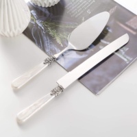 Großhandel Luxus-Acrylgriff Gebäck-Schneider Tortenheber Edelstahl-Kuchenmesser-Set für Hochzeiten