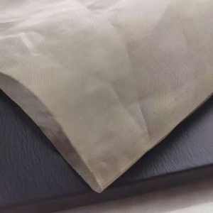 Tissu en maille <span class=keywords><strong>de</strong></span> cuivre bloquant les ondes RFID/EMF/EMI pour rideaux, bagages et doublures - Antistatique et résistant aux radiations - Product Image 2