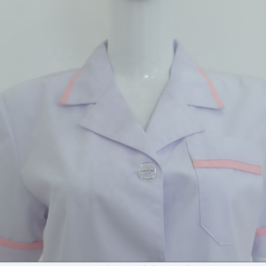 Costume d'uniforme d'infirmière de charme de vente chaude à la mode avec des manches courtes de conception détaillée et des garnitures uniformes d'hôpital séparés - Product Image 1