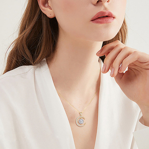 Raffinata <span class=keywords><strong>Collana</strong></span> <span class=keywords><strong>con</strong></span> Pendente Luna e Stella in Argento Sterling 925 <span class=keywords><strong>con</strong></span> Moissanite da 2 Carati, Certificata, per Gioielleria Femminile - Product Image 3