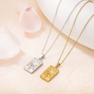 Collana personalizzata in acciaio inossidabile placcatura in oro Non appannato alla moda catena a maglie zircone principale numero croce fiore - Product Image 1