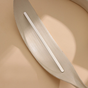 กำไลข้อมือสแตนเลสสตีลแบบยาว ขัดเงา  ยี่ห้อ Lanson สลักโลโก้ส่วนตัวได้  แบบตรงและโค้งงอได้ - Product Image 4