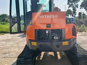 Mini pelle sur chenilles Hitachi ZX50U de 5 tonnes japonaise d'occasion modèle 50 Zaxis 50U à vendre ZX50U-3 ZX50U à bas prix - Product Image 5