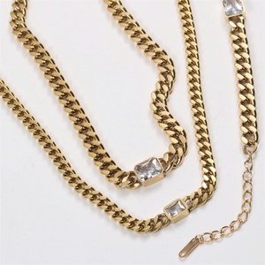 สร้อยคอแฟชั่นชุบทองแบบคิวบัน สแตนเลสประดับคริสตัลและหินธรรมชาติ - Product Image 4