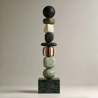 Ornement de sol en pierre empilée en fibre de verre personnalisé, style nordique, sculpture abstraite de galets équilibrés, totem