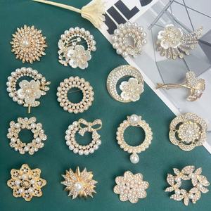 卸売ヴィンテージクリスタルアクリルビーズメタルブローチピンラインストーンジュエリーブローチ男性用女性ブローチヒジャーブピンアクセサリー - Product Image 4