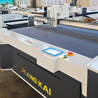 Machine de découpe à couteau vibrant CNC pour la découpe de produits en cuir et la fabrication de sacs et de portefeuilles en cuir