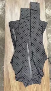 Top Sportivo da Donna S33 con Colletto Imbottito a Pois, Aderente ed Elasticizzato per Yoga, con Maniche Lunghe - Product Image 3