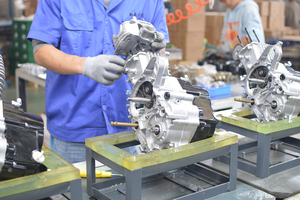 מנוע אופנוע 150 סמ\\\"ק מקורר אוויר, 4 פעימות, לטיולי עיר יומיומיים, שייטים נופיים בשטח, לאוהבי אופנועים. - Product Image 5