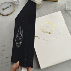 Caja de Invitación de Boda de Lujo en Terciopelo Negro con Cinta y Sobre, Impresión UV, Acrílico Dorado Espejo y Juego de Tarjetas de Detalle RSVP - Product Image 3