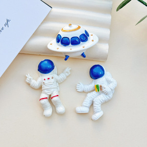 Abalorios de Resina Planos de Astronauta Espacial, Cohete, OVNI, Dibujos Animados, Galaxia y Planeta para DIY, para Fundas de Teléfono, Imanes de Nevera y Decoración de Coche, Venta al por Mayor - Product Image 4
