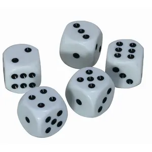 कस्टम आकार D6 सफेद वर्ग पासा के साथ काले डॉट्स कस्टम बोर्ड खेल एक्रिलिक बहुतलीय कैसीनो खेल पासा
