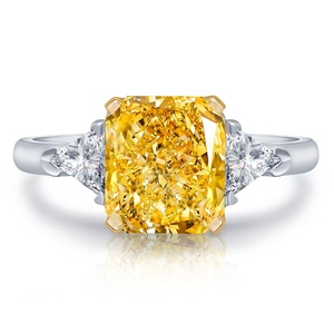 Anillo de Compromiso de Plata de Ley 925 con Tres Piedras de 3.0ct, Joyería de Moda para Mujer con Piedras Preciosas, Anillo de Diamantes para Boda - Product Image 1
