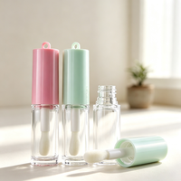 Tube de brillant à lèvres vide de 7,5 ml avec bouchon à trou de suspension, flacon transparent pour huile à lèvres, emballage cosmétique personnalisé pour brillant à lèvres