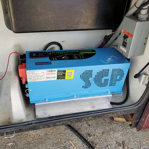 Convertisseur hybride de réseau à sortie unique 3000W DC 12V avec chargeur LCD, batterie au plomb-acide, onde sinusoïdale pure, protection IP65, efficacité de 98% - Product Image 2