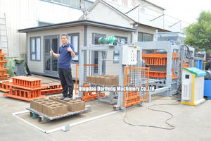 Máquina para Fabricar Bloques de <span class=keywords><strong>Cemento</strong></span> QT5-15, <span class=keywords><strong>Precio</strong></span> de Fábrica, Máquina Automática Hidráulica para Hacer Bloques de Hormigón para Pavimentación - Product Image 2