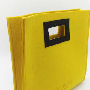 Sac seau en feutre non tissé personnalisable fait à la main pour femmes avec deux sangles Nouvelles tendances Logo personnalisé Stockage durable pour le shopping - Product Image 4