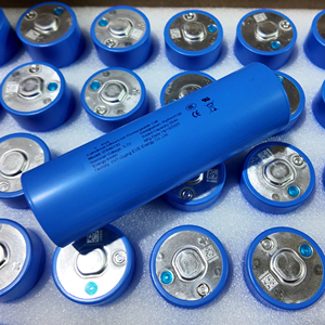 สำหรับแบตเตอรี่ลิเธียมแบบชาร์จได้ทรงกระบอก 4000 รอบการใช้งาน 3.2V 20Ah 40135 LiFePO4 สำหรับยานยนต์ไฟฟ้า รถบ้าน โดรน พร้อมการรับรอง 3C/CE/RoHS - Product Image 1