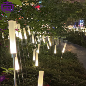 Lámpara LED Decorativa con Diseño de Diente de León y Hierba de Pampas, Impermeable, de Acero Inoxidable, para Uso en Parques - Product Image 3