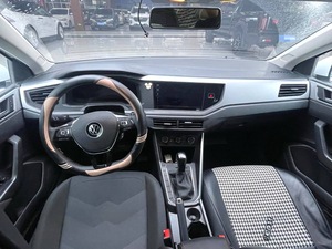 Bel 2023 usato per <span class=keywords><strong>Volkswagen</strong></span> <span class=keywords><strong>Polo</strong></span> Plus con cambio automatico sterzo sinistro 1.5L R15 pneumatico di <span class=keywords><strong>dimensioni</strong></span> cina auto per l'esportazione - Product Image 5