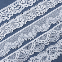 1-4 pouces de large X 15 mètres de ruban de dentelle de garniture de motif floral blanc pour la décoration, la conception florale et l'artisanat