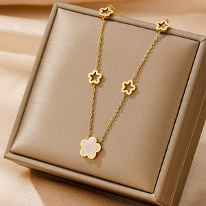 Gran oferta de acero inoxidable, collar con colgante de corazón de trébol de concha de perla en capas de oro de 18 quilates, collar de flores de cuatro hojas para mujer - Product Image 4