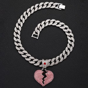 Ciondolo a Cuore Spezzato Dorato con Diamanti e Catena Cubana per Streetwear Hip Hop e Gioielli Regalo per Coppie - Product Image 4