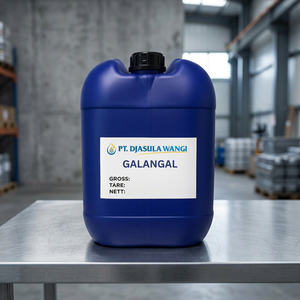 น้ำมันข่าบริสุทธิ์ OEM/ODM แบรนด์ส่วนตัว บรรจุ 25 กก. กลิ่นหอมเผ็ดร้อน สำหรับเครื่องกระจายกลิ่น ทำน้ำหอม น้ำมันหอมระเหยสำหรับเส้นผม บรรจุภัณฑ์ขนาดใหญ่ ผลิตจากธรรมชาติ - Product Image 2