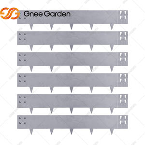 ขอบสนามหญ้าเหล็กตกแต่งด้วยลวดลายเรขาคณิต - Product Image 1