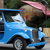 12-Sitzer Elektrisches Sightseeing-Auto Vintage Vierrad-Freizeitfahrzeug Himmelblau Touristenfahrzeug