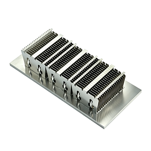 Dissipateur thermique en aluminium extrudé avec caloduc en cuivre sur mesure et ailettes à fermeture éclair pour le refroidissement industriel des <span class=keywords><strong>puces</strong></span> CPU - Product Image 5