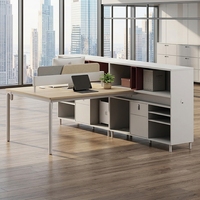 Poste de travail en îlot de bureau, bureau informatique moderne en bois, station de travail avec cloison pour employé, ensemble de meubles de bureau en forme de L, table blanche