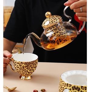 Service à thé de luxe nordique, style européen, en céramique, avec théière chauffante, tasses à café, assiettes et plateau, motif léopard, en stock - Product Image 6
