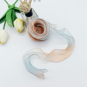 Venta al por mayor <span class=keywords><strong>de</strong></span> colores <span class=keywords><strong>de</strong></span> alta calidad <span class=keywords><strong>de</strong></span> 40 mm <span class=keywords><strong>de</strong></span> ancho <span class=keywords><strong>Organza</strong></span> mariposa corbata cinta decorativa <span class=keywords><strong>de</strong></span> encaje - Product Image 5