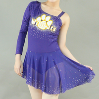 Tenue de Danse et de Compétition Personnalisée avec Logo, Uniforme de Cheerleader Violet à Une Épaule, Imprimé Wildcats, Strass et Pompons