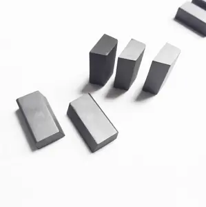 Zhuhzhou ISO 표준 시멘트 카바이드 납땜 절단 팁 선회 도구를위한 납땜 팁