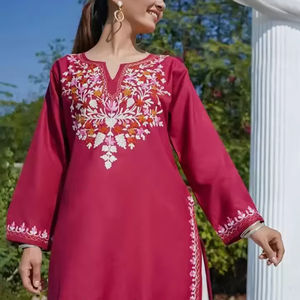 Kurti court droit en rayonne noire brodée pour femmes, mode estivale, vêtements de fête pour femmes et filles - Product Image 1