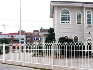 Высококачественный забор с каркасом из нержавеющей стали и ПВХ, экологичный, простой в сборке, для виллы, уличный, с классическим дизайном - Product Image 4