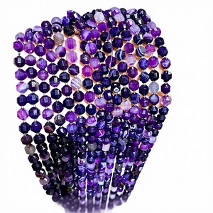 Perles de pierres précieuses en agate à bandes violettes facettées en gros pour la fabrication de bracelets/colliers - Product Image 1