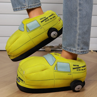 Chaussons en tricot pour femmes 2026 Nouveauté Hiver Chaussures à talon compensé en une seule pièce avec motif de voiture de dessin animé Semelles épaisses avec talons en coton rembourrés