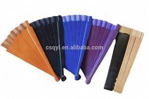Abanicos de Mano de Madera Pintados al Estilo Folclórico Español-Chino de Alta Calidad para Eventos 2024 - Product Image 5